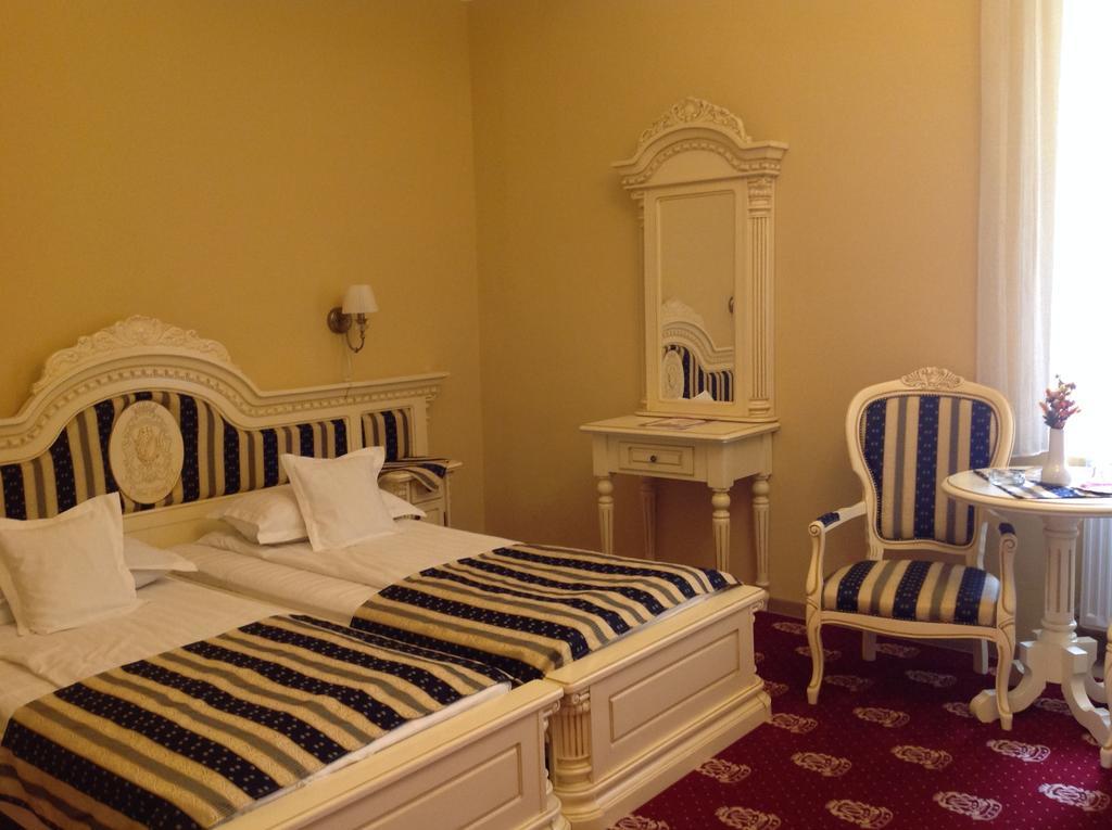 Hotel Astoria Máréfalva Szoba fotó