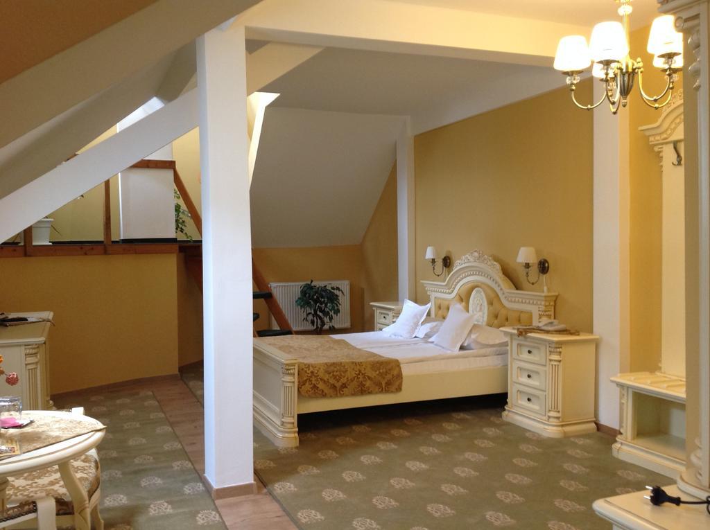 Hotel Astoria Máréfalva Szoba fotó