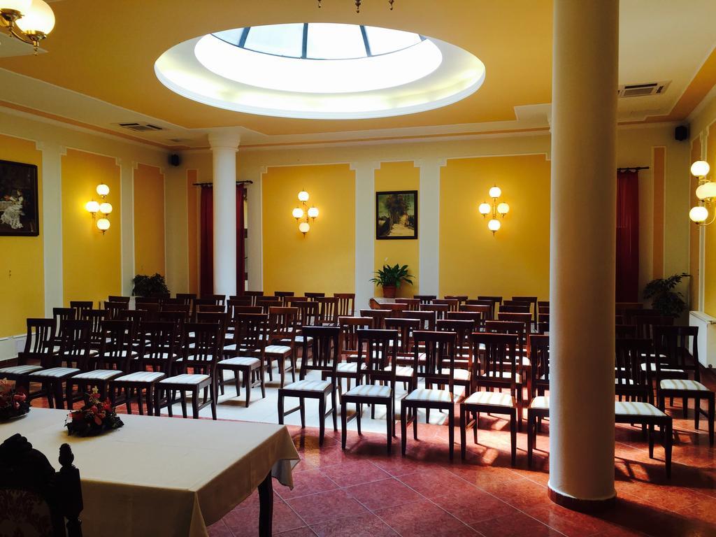 Hotel Astoria Máréfalva Kültér fotó