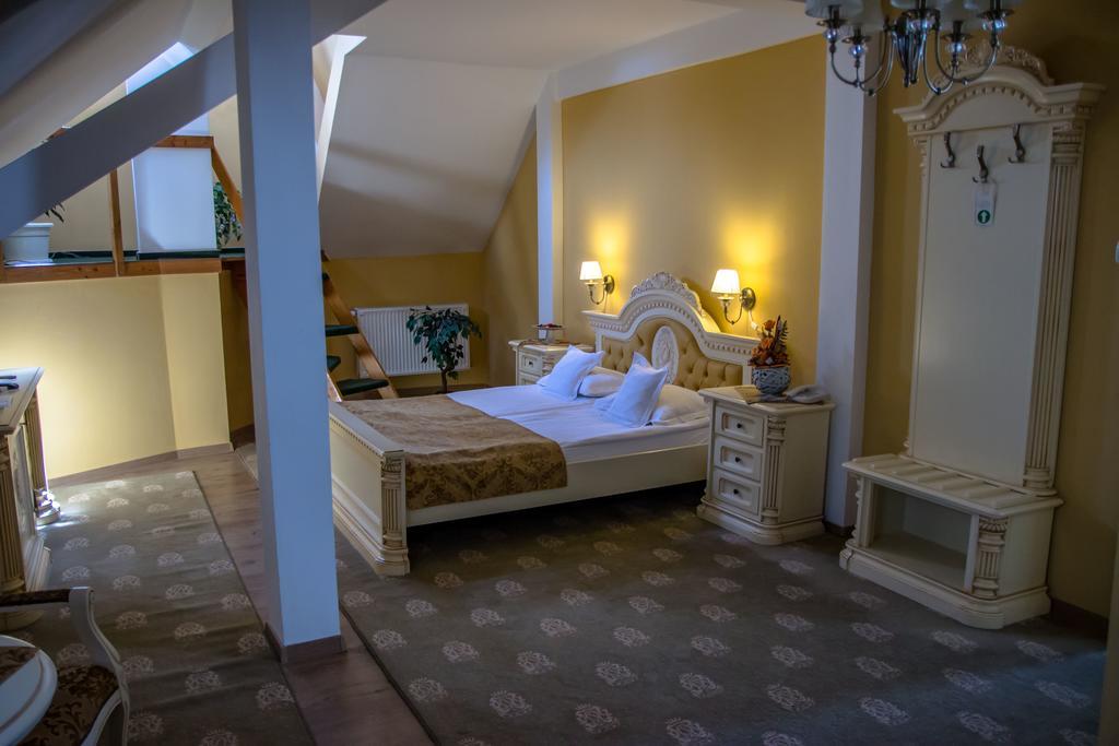 Hotel Astoria Máréfalva Kültér fotó